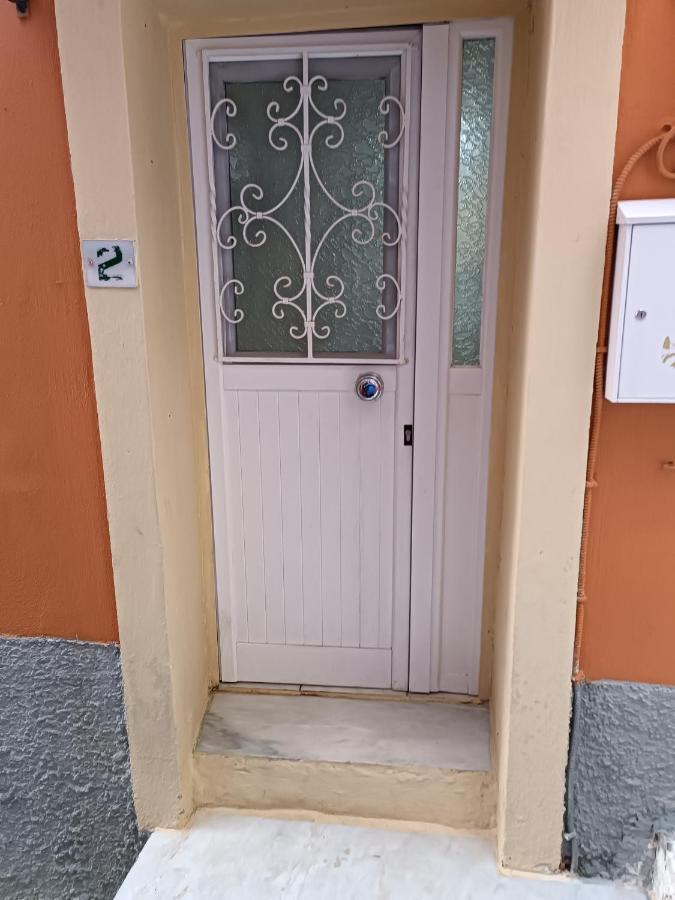 Two-Storey Maisonette Next To The Port Mantouki Exterior photo